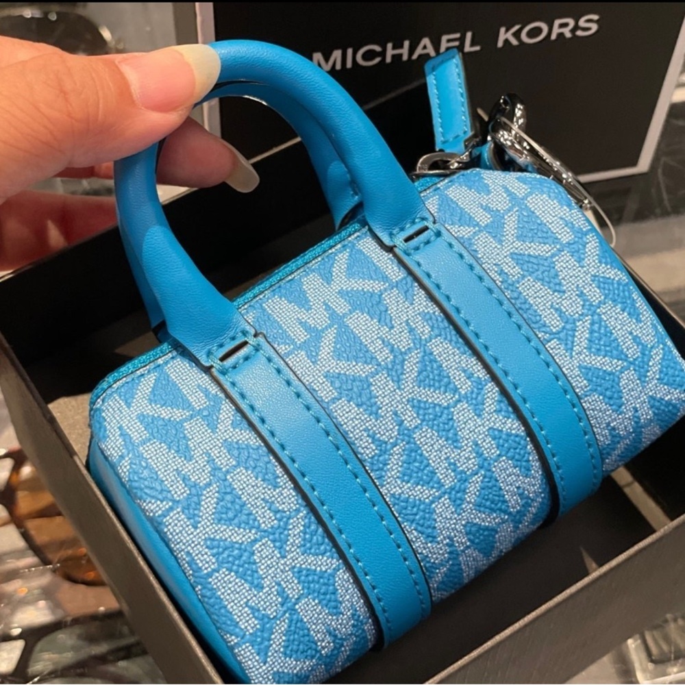 NWT MICHAEL KORS Micro Duffle Pouch Bag Charm/ Key Chain in Blue (perfect sky) - Picture 3 of 5